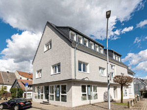 Mehrfamilienhaus mit Gewerbeeinheit,
umfassend saniert
- 1A-Zentrumslage in Breckerfeld -