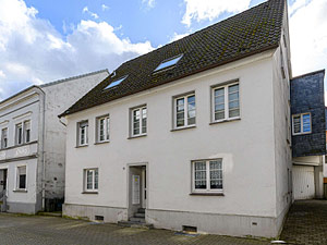 Gepflegtes Mehrfamilienhaus